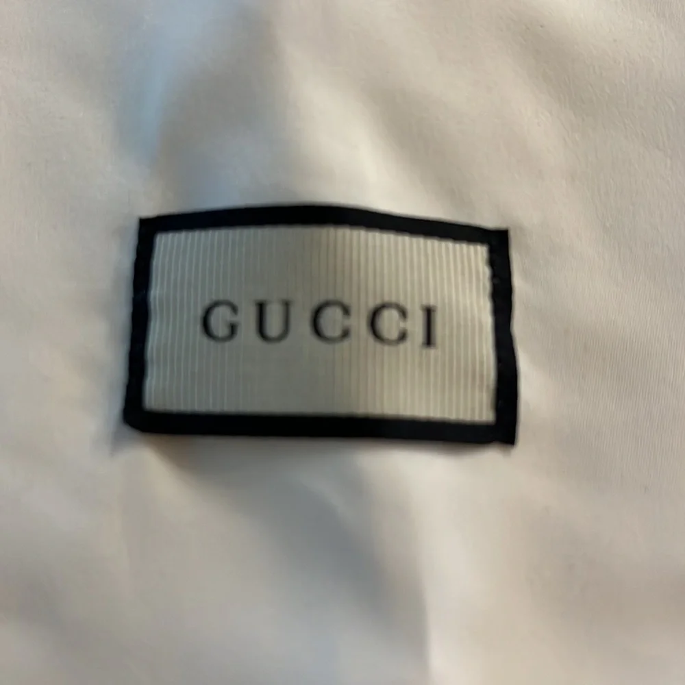 Gucci dust bag pre-owned a few stains - Picture 7 of 12